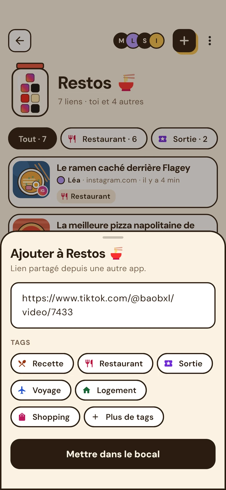 La feuille « Ajouter à Restos » avec le lien partagé et des tags à choisir.